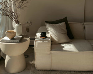 #color_inactive
A stylish living room with modern decor, featuring a modular sofa and elegant accessories